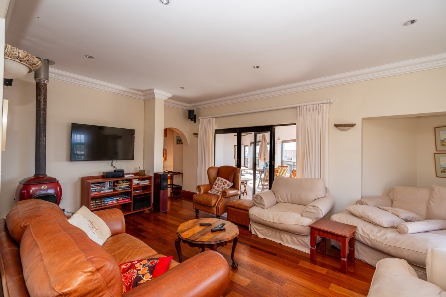 7 Bedroom Property for Sale in Myburgh Park Western Cape